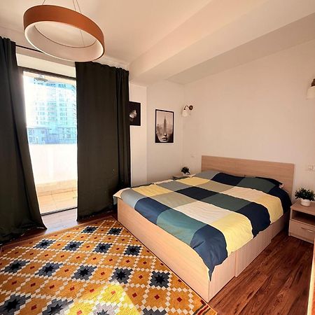 Cozy Apartment With Self Check-In Near Promenada Mall And Verdi Park Бухарест Экстерьер фото