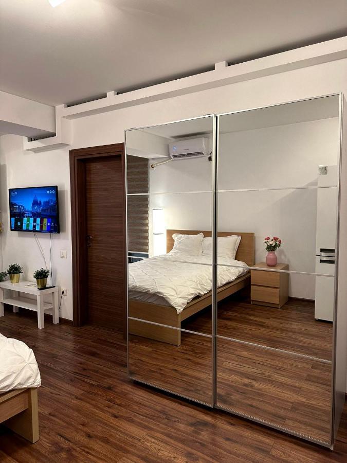 Cozy Apartment With Self Check-In Near Promenada Mall And Verdi Park Бухарест Экстерьер фото