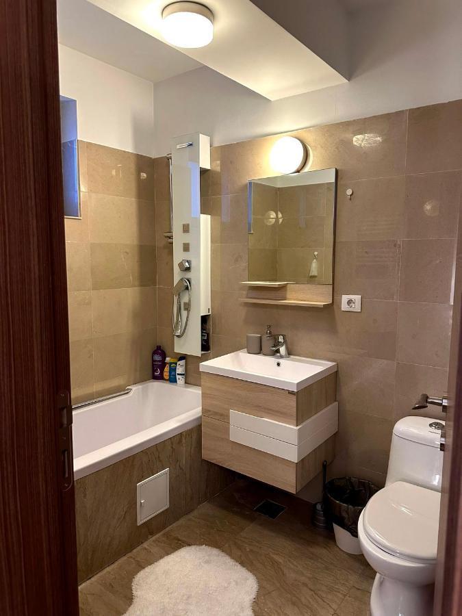 Cozy Apartment With Self Check-In Near Promenada Mall And Verdi Park Бухарест Экстерьер фото
