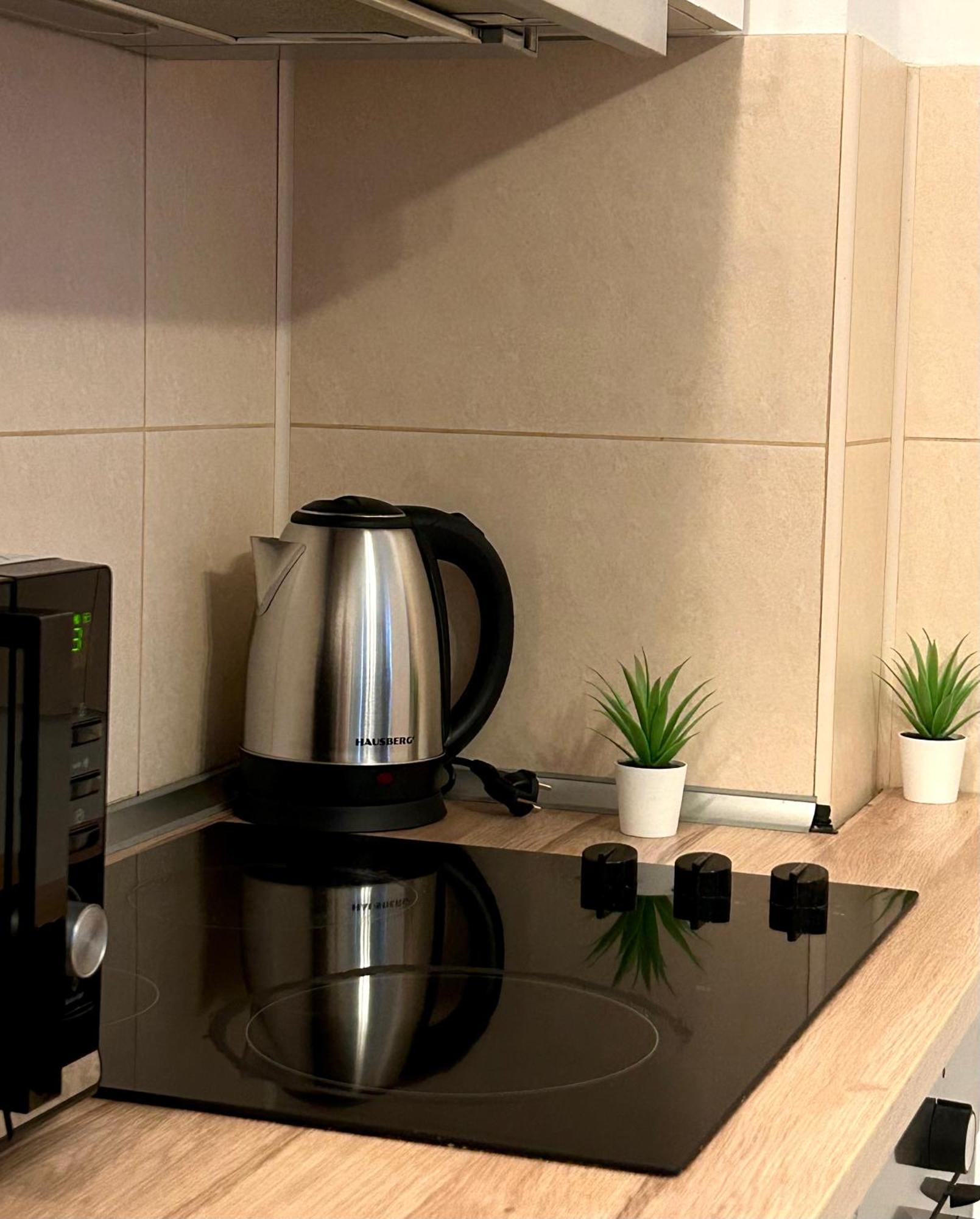 Cozy Apartment With Self Check-In Near Promenada Mall And Verdi Park Бухарест Экстерьер фото