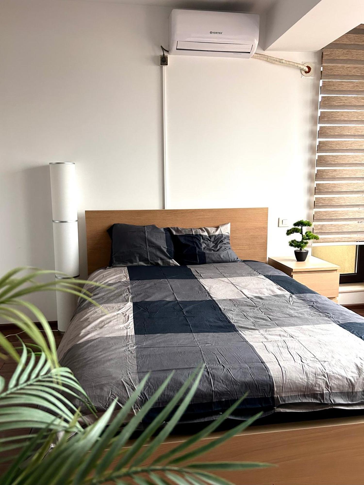 Cozy Apartment With Self Check-In Near Promenada Mall And Verdi Park Бухарест Экстерьер фото