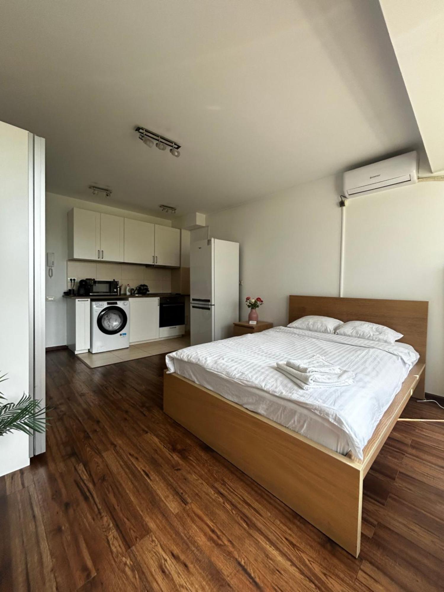 Cozy Apartment With Self Check-In Near Promenada Mall And Verdi Park Бухарест Экстерьер фото